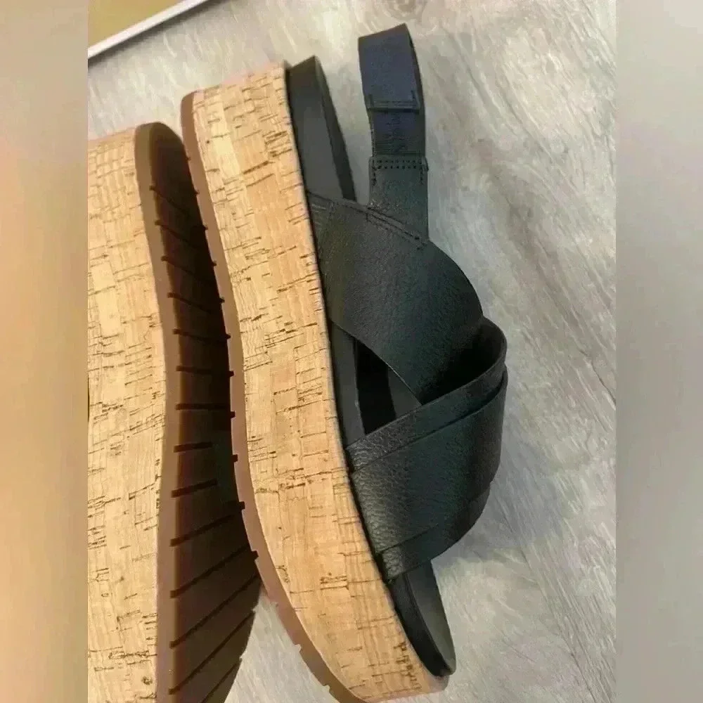 MICHAEL KORS - Easton Sandal Black 8 - Picture 9 of 12